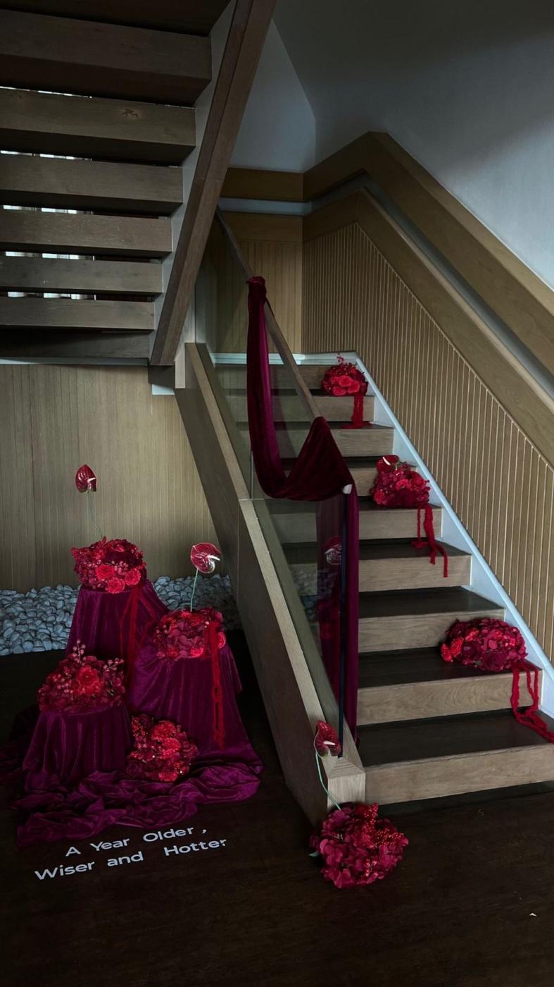 Velvet red floral setup